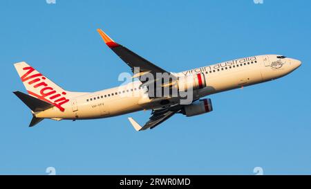 Boeing 737-800 von Virgin Australia Airlines auf Aufstieg nach dem Start Stockfoto