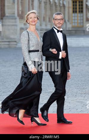 Versailles, Frankreich. März 2023. Sylvie Schirm und Alexis Kohler erreichen das Schloss von Versailles vor dem Staatsessen zu Ehren von König Karl III. Und Königin Camilla im Spiegelsaal des Schlosses von Versailles am 20. September 2023 in Versailles, Frankreich. Foto: David Niviere/ABACAPRESS.COM Abaca Press/Alamy Live News Stockfoto