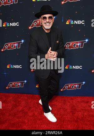 Pasadena, USA. September 2023. Howie Mandel Backstage bei der „AmericaÕs Got Talent“ Staffel 18 Live Show Red Carpet am 20. September 2023 im Hotel Dena in Pasadena, CA. © Lisa OConnor/AFF-USA.com Credit: AFF/Alamy Live News Stockfoto