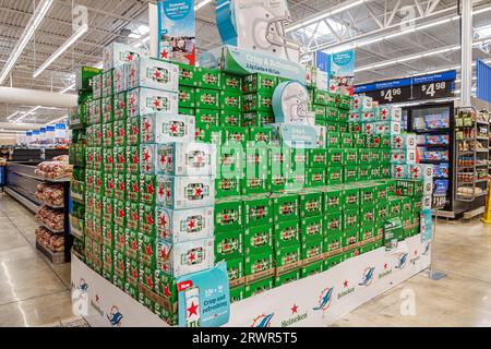 Miami Hialeah Gardens Florida, Walmart Supercenter im Innenbereich, Discount Kaufhaus, Geschäfte Geschäfte Geschäfte Kaufmannsmärkte Stockfoto