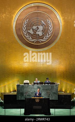 New York, USA. September 2023. Premierminister Alexander de Croo hält eine Rede auf einer Sitzung der UNGA-Debatte im Plenarsaal des Hauptquartiers der Vereinten Nationen während der 78. Tagung der Generalversammlung der Vereinten Nationen (UNGA78) in New York City, Vereinigte Staaten von Amerika, Mittwoch, den 20. September 2023. BELGA PHOTO BENOIT DOPPAGNE Credit: Belga News Agency/Alamy Live News Stockfoto