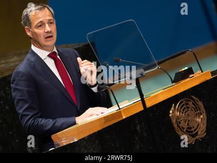 New York, USA. September 2023. Premierminister Alexander de Croo hält eine Rede auf einer Sitzung der UNGA-Debatte im Plenarsaal des Hauptquartiers der Vereinten Nationen während der 78. Tagung der Generalversammlung der Vereinten Nationen (UNGA78) in New York City, Vereinigte Staaten von Amerika, Mittwoch, den 20. September 2023. BELGA PHOTO BENOIT DOPPAGNE Credit: Belga News Agency/Alamy Live News Stockfoto