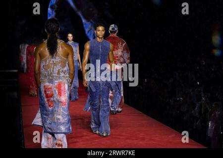 Mailand, Italien. September 2023. DIESEL Frühjahr/Sommer 2024 Runway während der Milan Fashion Week am 2024. September - Mailand; Italien 20/09/2023 Credit: dpa/Alamy Live News Stockfoto