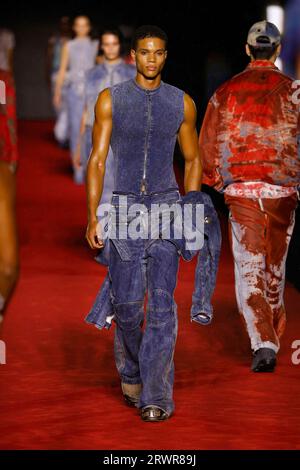 Mailand, Italien. September 2023. DIESEL Frühjahr/Sommer 2024 Runway während der Milan Fashion Week am 2024. September - Mailand; Italien 20/09/2023 Credit: dpa/Alamy Live News Stockfoto