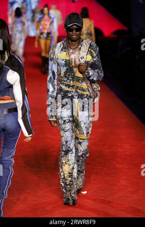 Mailand, Italien. September 2023. DIESEL Frühjahr/Sommer 2024 Runway während der Milan Fashion Week am 2024. September - Mailand; Italien 20/09/2023 Credit: dpa/Alamy Live News Stockfoto