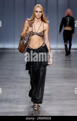 Mailand, Italien. September 2023. ICEBERG Frühjahr/Sommer 2024 Laufsteg während der Milan Fashion Week am 2024. September - Mailand; Italien 20/09/2023 Credit: dpa/Alamy Live News Stockfoto