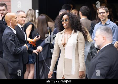 Mailand, Italien. September 2023. IZA nimmt am 20. September 2023 an der Fendi Spring Summer 2024 Fashion Show in Mailand Teil. © Foto: Cinzia Camela. Quelle: Unabhängige Fotoagentur/Alamy Live News Stockfoto