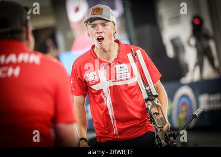 HERMOSILLO, MEXIKO - 9. SEPTEMBER: Mathias Fullerton aus Dänemark tritt in der Kategorie Compound Archery an, während des Wettbewerbs in der Kategorie Compound Bow für Frauen, während des Finales der Bogenschießen-Weltmeisterschaft 2023 am 9. September 2023 in Hermosillo, Mexiko. (Foto: Luis Gutierrez//Norte/Foto) Stockfoto