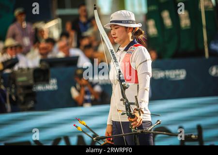 HERMOSILLO, MEXIKO - 10. SEPTEMBER: Kang Chae-Young aus Südkorea tritt in der Kategorie der Frauen in der Rekurve während des Finales der Bogenschießen-Weltmeisterschaft 2023 am 10. September 2023 in Hermosillo, Mexiko an. (Foto: Luis Gutiérrez/Norte/Foto) Stockfoto