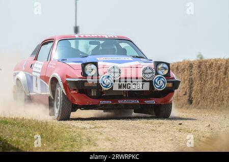 Triumph TR7 V8-Rallyewagen auf der Rallye-Bühne beim Goodwood Festival of Speed 2013. Klassischer Sportwagen der 1970er Jahre Stockfoto