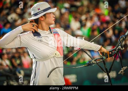 HERMOSILLO, MEXIKO - 10. SEPTEMBER: Kang Chae-Young aus Südkorea tritt in der Kategorie der Frauen in der Rekurve während des Finales der Bogenschießen-Weltmeisterschaft 2023 am 10. September 2023 in Hermosillo, Mexiko an. (Foto: Luis Gutiérrez/Norte/Foto) Stockfoto