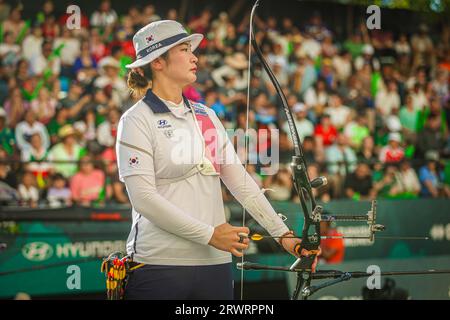 HERMOSILLO, MEXIKO - 10. SEPTEMBER: Kang Chae-Young aus Südkorea tritt in der Kategorie der Frauen in der Rekurve während des Finales der Bogenschießen-Weltmeisterschaft 2023 am 10. September 2023 in Hermosillo, Mexiko an. (Foto: Luis Gutiérrez/Norte/Foto) Stockfoto