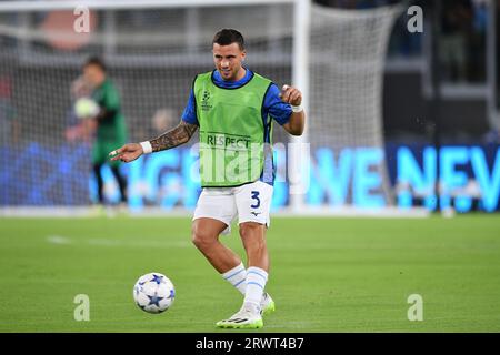 Luca Pellegrini von der SS Lazio in Aktion während des UEFA Champions League-Spiels zwischen SS Lazio und Atletico de Madrid im Stadio Olimpico Rom Italien am Stockfoto