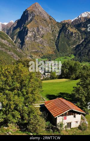 Ein Haus an der Passstraße Lucomagno in der Nähe von Olivone. Tessin, Schweiz Stockfoto