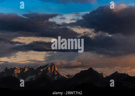 Mont Blanc Sonnenaufgang, Dent du Géant und Grandes Jorasses Stockfoto