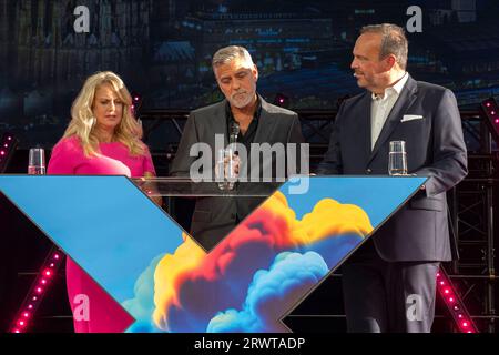 Barabara Schöneberger, George Clooney und Hagen Rickmann bei Europas führender Digitalisierungsinitiative DIGITAL X 2023 unter dem Motto „Be digital. Bleib menschlich im Mediapark. Köln, 20.09.2023 Stockfoto