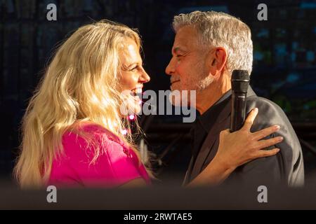 Barabara Schöneberger und George Clooney bei Europas führender Digitalisierungsinitiative DIGITAL X 2023 unter dem Motto „Be digital. Bleib menschlich im Mediapark. Köln, 20.09.2023 Stockfoto