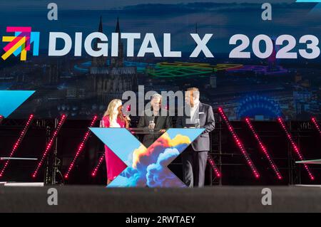 Barabara Schöneberger, George Clooney und Hagen Rickmann bei Europas führender Digitalisierungsinitiative DIGITAL X 2023 unter dem Motto „Be digital. Bleib menschlich im Mediapark. Köln, 20.09.2023 Stockfoto