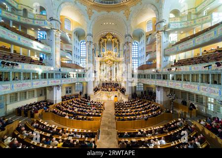 DEU Sachsen Dresden (© Sylvio Dittrich +49 1772156417) 70. Jahrestag des Bombenanschlags auf Dresden, Zeremonie in der Dresdner Marienkirche, die wa Stockfoto