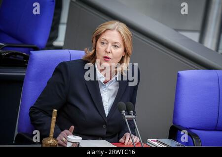 Berlin, Deutschland. September 2023. Bundestagspräsident Bärbel Bas (SPD) nimmt an der Bundestagssitzung Teil. Das Thema ist das Future Financing Act. Quelle: Kay Nietfeld/dpa/Alamy Live News Stockfoto