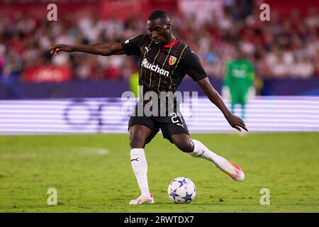 Sevilla, Spanien. September 2023. Massadio Haidara (21) von Lens, gesehen während des UEFA Champions League-Spiels zwischen Sevilla FC und Lens im Estadio Ramon Sanchez Pizjuan in Sevilla. (Foto: Gonzales Photo/Alamy Live News Stockfoto