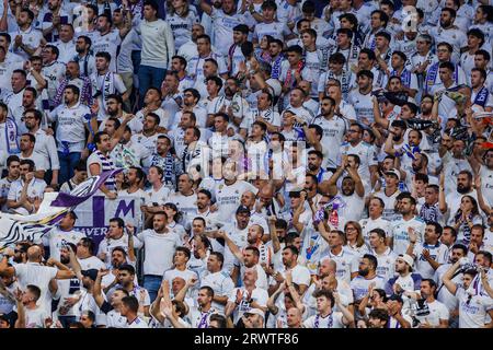 Madrid, Spanien. September 2023. MADRID, SPANIEN - 20. SEPTEMBER: Fans von Real Madrid während des UEFA Champions League-Spiels zwischen Real Madrid und dem FC Union Berlin im Estadio Santiago Bernabeu am 20. September 2023 in Madrid, Spanien (Credit Image: © Pablo Garcia/DAX via ZUMA Press Wire) NUR REDAKTIONELLE VERWENDUNG! Nicht für kommerzielle ZWECKE! Stockfoto