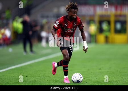 Samuel Chukwueze vom AC Mailand in Aktion während des UEFA Champions League-Fußballspiels zwischen AC Mailand und Newcastle United FC im Stadio Giuseppe Meazza am 19. September 2023 in Mailand. Stockfoto