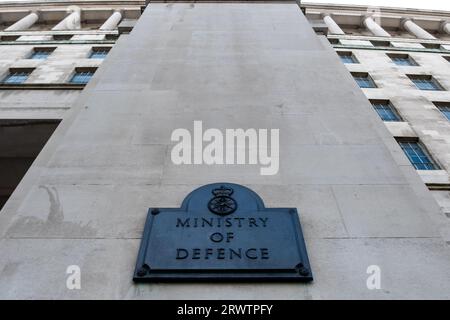 LONDON – 18. SEPTEMBER 2023: Das Hauptgebäude des Verteidigungsministeriums (MOD Main Building), auch bekannt als MOD Whitehall Stockfoto