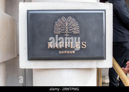 LONDON, 18. SEPTEMBER 2023: Raffles im OWO, Luxushotel in Whitehall, City of Westminster Stockfoto