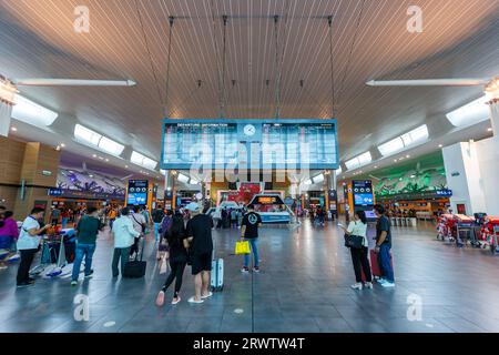 Kuala Lumpur, Malaysia - 6. Februar 2023: Internationaler Flughafen Terminal 2 in Kuala Lumpur, Malaysia. Stockfoto