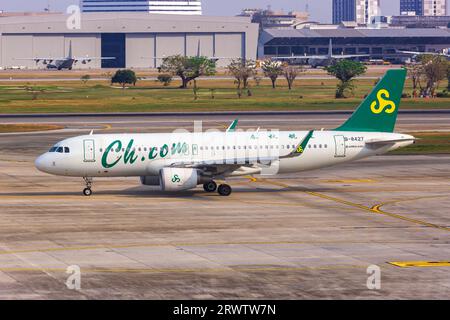 Bangkok, Thailand - 14. Februar 2023: Spring Airlines Airbus A320 am Bangkok Don Mueang Airport in Thailand. Stockfoto
