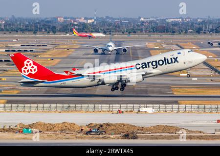 Bangkok, Thailand - 9. Februar 2023: Cargolux Boeing 747-400F(SCD) Flugzeug am Bangkok Suvarnabhumi Flughafen in Thailand. Stockfoto