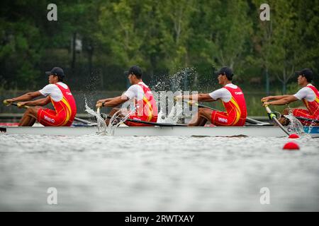 Hangzhou, chinesische Provinz Zhejiang. September 2023. Team China tritt während der Men's Four Repechage of Ruwing bei den 19. Asienspielen in Hangzhou, ostchinesische Provinz Zhejiang, am 21. September 2023 an. Quelle: Jiang Han/Xinhua/Alamy Live News Stockfoto