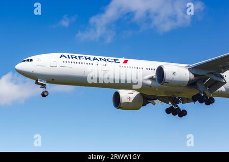 New York, USA - 1. Mai 2023: Air France Boeing 777-300ER am New York JFK Airport in den USA. Stockfoto