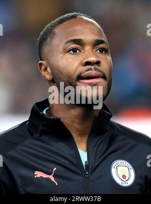 Dateifoto vom 10/19 des englischen Fußballspielers Raheem Sterling. Für einen 23-jährigen Mann, der wegen Verschwörung wegen Einbruchs im Haus des Fußballers angeklagt wurde, wurde ein Termin für die Verhandlung festgelegt. Emiliano Krosi von der Ditton Court Road, Southend-on-Sea, erschien am Guildford Crown Court, um 33 Verschwörungsfälle zu begehen. Ausgabedatum: Donnerstag, 21. September 2023. Stockfoto