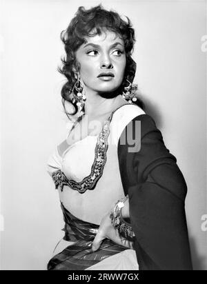 GINA LOLLOBRIGIDA im BUCKEL VON NOTRE DAME (1956) - Originaltitel: NOTRE DAME DE PARIS - Regie: JEAN DELANNOY. Quelle: PARIS-FILM PRODUCTIONS/ALLIED ARTISTS/Album Stockfoto