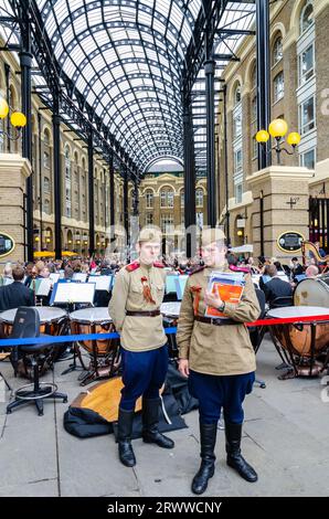 Victory Day London Event in Hay's Galleria, London, Großbritannien. Zum Gedenken an den sowjetischen Sieg über Nazi-Deutschland am 9. Mai jedes Jahres. Royal Philharmonic Stockfoto