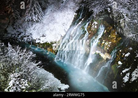 Shirahige Wasserfälle beleuchtet Stockfoto