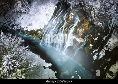 Shirahige Wasserfälle beleuchtet Stockfoto