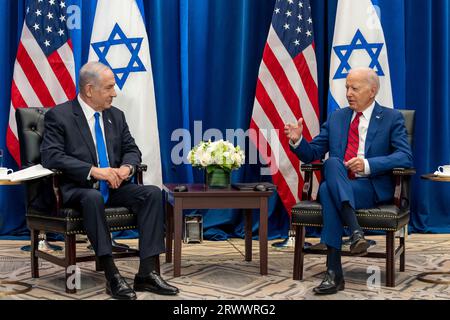 New York, Usa. September 2023. US-Präsident Joe Biden, rechts, hält ein bilaterales Treffen mit dem israelischen Premierminister Benjamin Netanjahu am Amtssitz der Vereinten Nationen, 20. September 2023, in New York City, New York, ab. Quelle: Adam Schultz/White House Photo/Alamy Live News Stockfoto