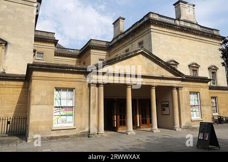 Das Assembly Rooms Fashion Museum in Bath, England. Denkmalgeschütztes Gebäude georgianische Architektur Weltkulturerbe Stadt Stockfoto