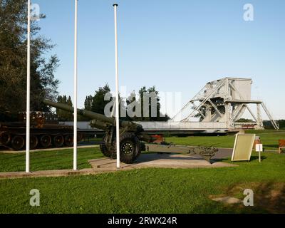 Die ursprüngliche Pegasus Bridge auf dem Gelände des Pegasus Memorail Museum. Ranville, Normandie, Frankreich Stockfoto