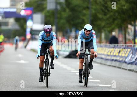 Emmen, Niederlande. September 2023. Belgische Fahrer, die am zweiten Tag der UEC Road European Championships, Donnerstag, den 21. September 2023, während des Elite-Zeitfahrtrennens mit gemischten Teams, einer 38 km langen Strecke in und um Emmen in den Niederlanden, abgebildet wurden. Die Europameisterschaften finden vom 20. Bis 24. september statt. BELGA FOTO DAVID PINTENS Credit: Belga News Agency/Alamy Live News Stockfoto