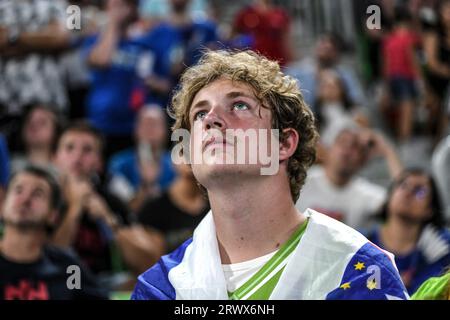 Slowenische Fans bei der Volleyball-Weltmeisterschaft 2022. Arena Stozice, Ljubljana Stockfoto