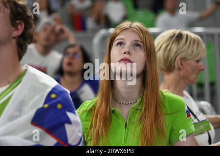 Slowenische Fans bei der Volleyball-Weltmeisterschaft 2022. Arena Stozice, Ljubljana Stockfoto