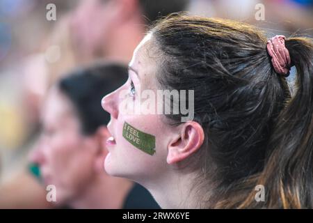 Slowenische Fans bei der Volleyball-Weltmeisterschaft 2022. Arena Stozice, Ljubljana Stockfoto