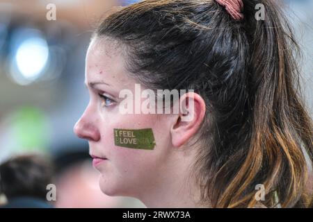 Slowenische Fans bei der Volleyball-Weltmeisterschaft 2022. Arena Stozice, Ljubljana Stockfoto