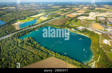 Luftansicht, Tuttenbrocksee mit TwinCable Beckum Wasserskianlage im See, an der Autobahn A2, Beckum, Münsterland, Nordrhein-Westfalen, Keim Stockfoto