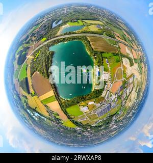 Luftansicht, Tuttenbrocksee, TwinCable Beckum Wasserskianlage im See, oberer Brede Industriepark, Kugel, Fisheye Shot, 360 Grad Shot, winzig Stockfoto