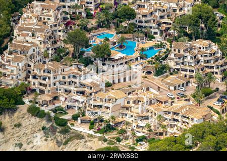Luftblick, Club Monte de Oro, Wohnkomplex mit Poollandschaft, Balkonen, Costa de la Calma, CalviaÃƒÆ’Ãƒâ€ Ã¢â‚¬â„¢ÃƒÆ’Ã†â Ã¢â‚¬Â Stockfoto